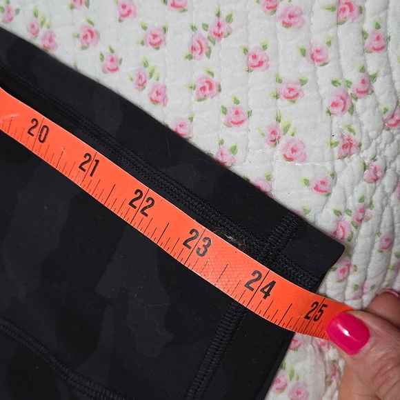Lululemon camo leggings - Picture 9 of 16